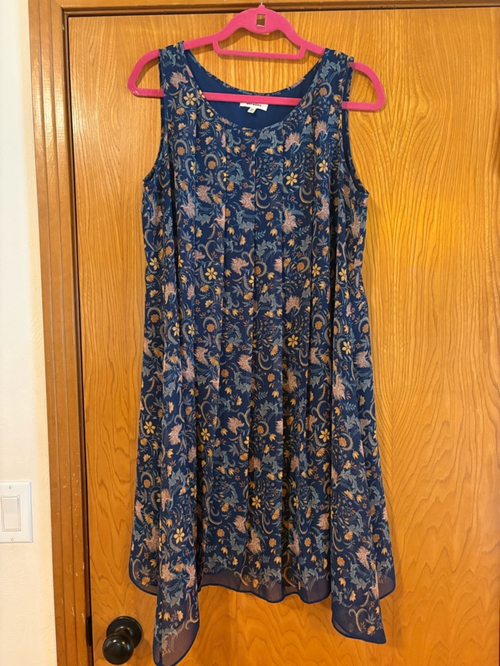 Max Studio Navy Blue Floral Sleeveless Dress
